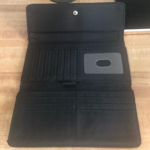 2 Nine West Trifold Wallets - Picture 10 of 13